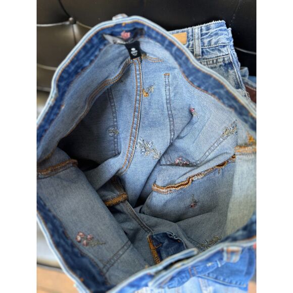 Aqua Floral Embroidered High Rise Jogger Ankle Jeans in Vintage Wash Size 28 - Picture 5 of 10